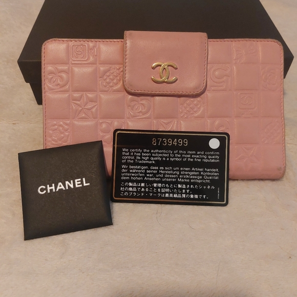 Authentic Chanel Calfskin Icon Logo Bifold Wallet in Pink - Picture 2 of 12